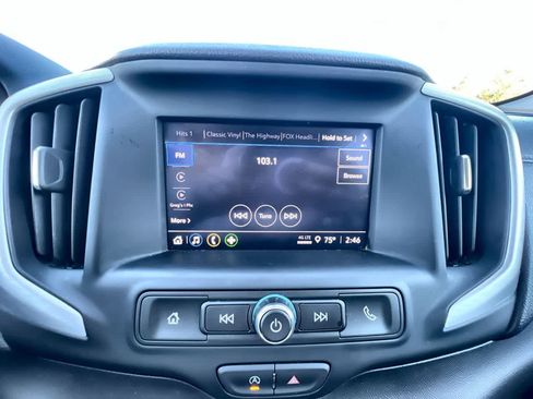 Used 2024 GMC Terrain SLE image 13