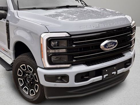 Used 2026 Ford F350 Platinum w/ FX4 Off-Road Package AWD/4WD image 32