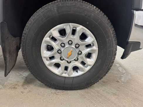 Used 2020 Chevrolet Silverado 2500 LT w/ Z71 Off-Road Package AWD/4WD image 45