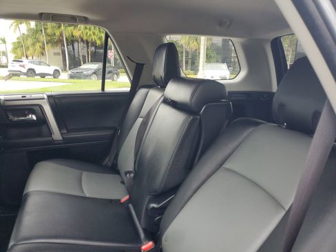 Used 2018 Toyota 4Runner 4WD image 12