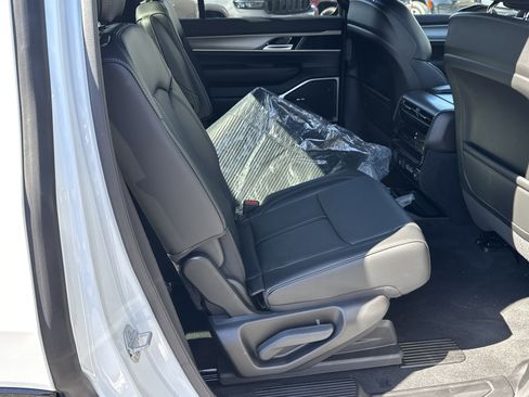 New 2026 Jeep Grand Wagoneer 4WD image 19