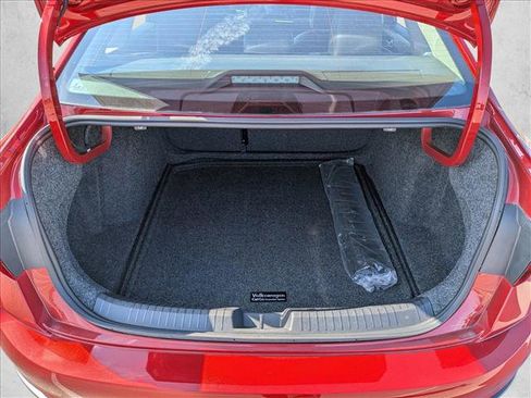 Used 2025 Volkswagen Jetta SE image 7