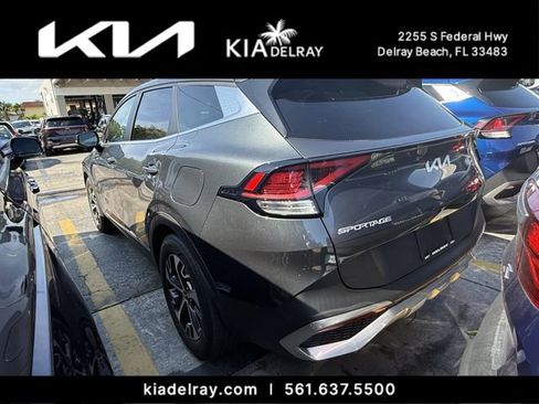Used 2024 Kia Sportage EX image 3