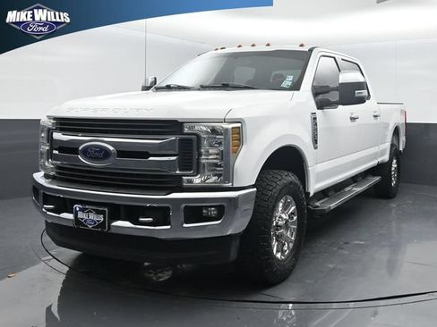 Used 2019 Ford F250 XLT w/ XLT Premium Package AWD/4WD image 3