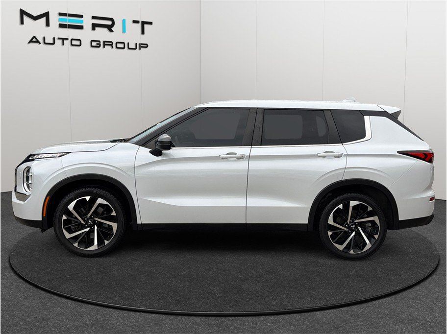 Used 2022 Mitsubishi Outlander ES AWD/4WD image 5