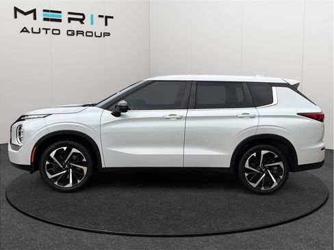Used 2022 Mitsubishi Outlander ES AWD/4WD image 5