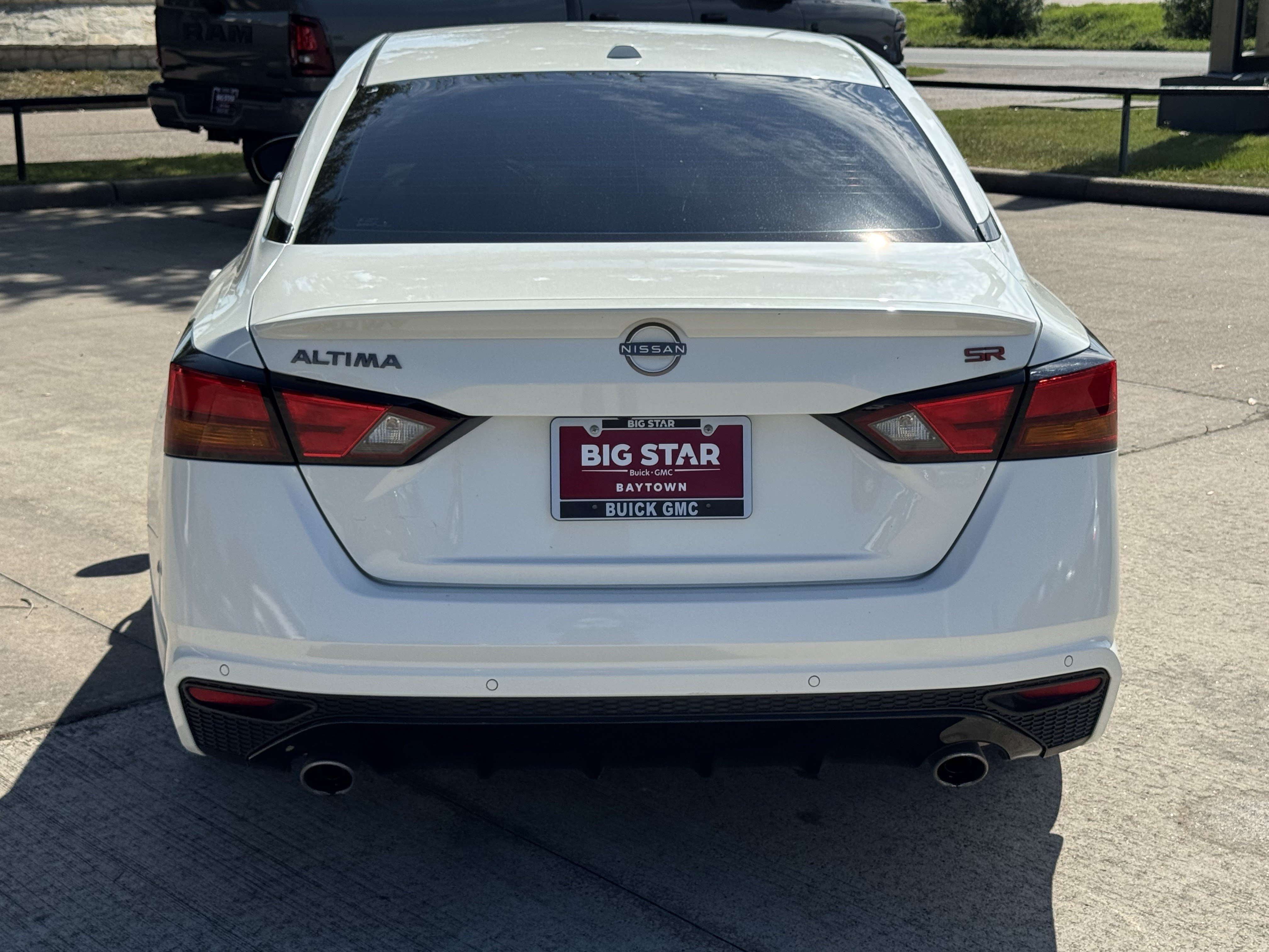 Used 2024 Nissan Altima 2.5 SR FWD image 6