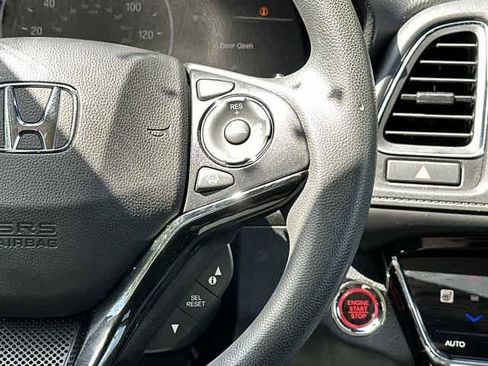 Used 2022 Honda HR-V EX image 10