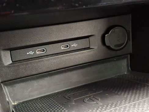 Certified 2023 Volkswagen Taos SEL image 25