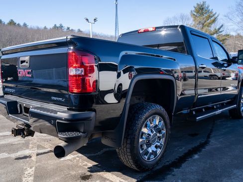 Used 2018 GMC Sierra 2500 Denali w/ Duramax Plus Package image 8