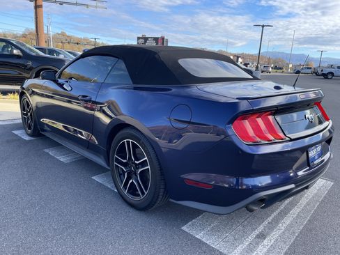 Used 2020 Ford Mustang Premium image 7