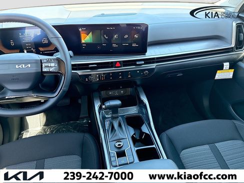 New 2026 Kia Sorento LX FWD image 17