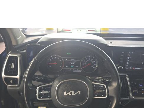 Used 2022 Kia Sorento SX image 4
