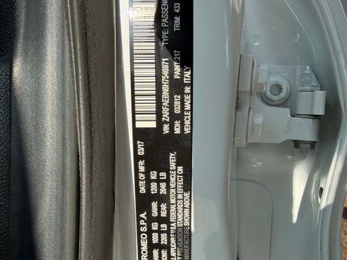 Used 2017 Alfa Romeo Giulia image 25