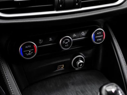 Used 2019 Alfa Romeo Stelvio w/ Nero Edizione RWD image 31