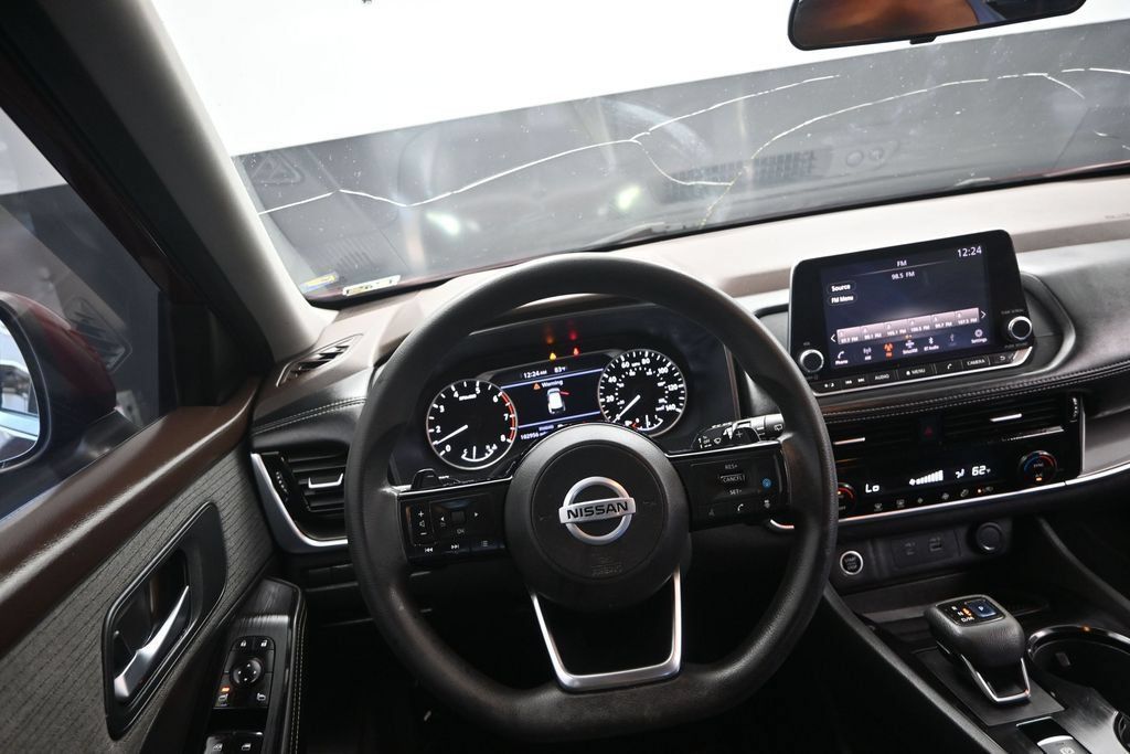 Used 2021 Nissan Rogue SV FWD image 29