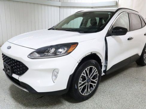 Used 2020 Ford Escape SEL image 2