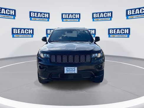 Used 2021 Jeep Grand Cherokee Laredo X AWD/4WD image 3