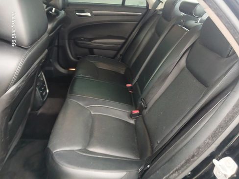 Used 2017 Chrysler 300 C AWD/4WD image 12