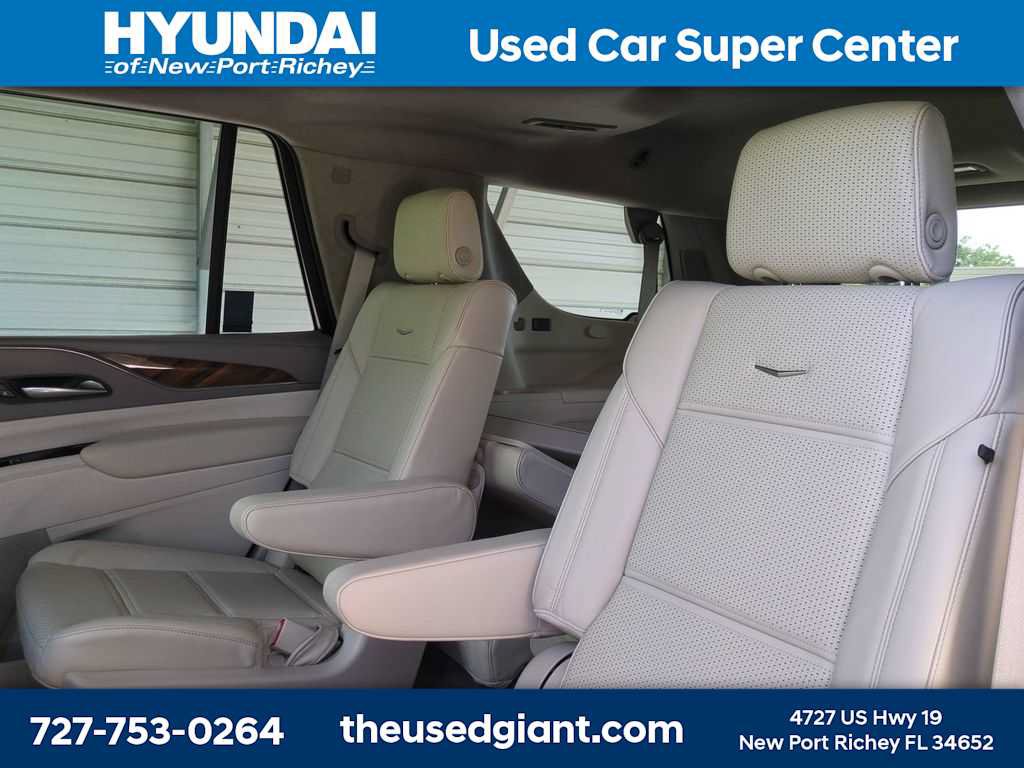 Used 2024 Cadillac Escalade Premium Luxury Platinum w/ Heavy-Duty Trailer Package AWD/4WD image 16
