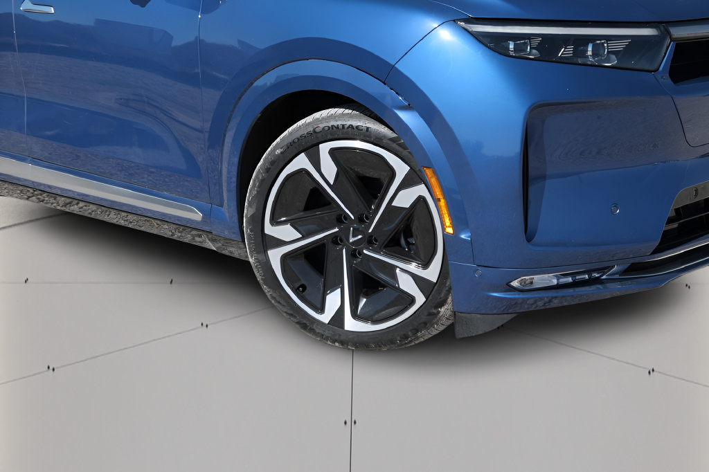 New 2024 VinFast VF 9 Plus AWD/4WD image 37