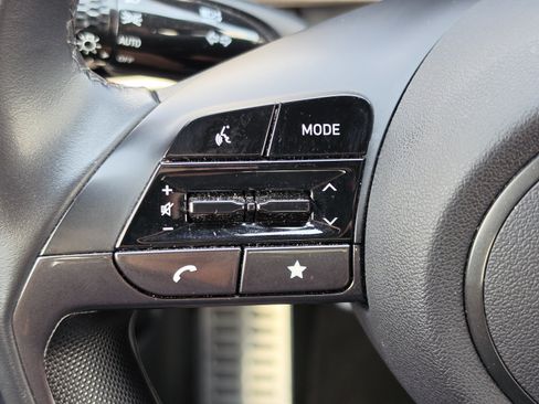 Used 2025 Hyundai Elantra Sport FWD image 16