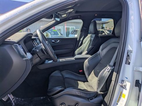 Used 2019 Volvo XC60 T6 R-Design w/ Protection Package Premier image 15