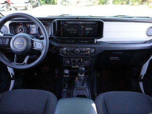 Used 2025 Jeep Wrangler Unlimited Sport AWD/4WD image 20