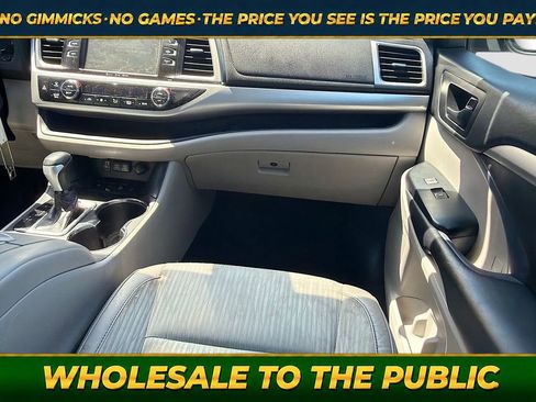 Used 2018 Toyota Highlander Plus AWD/4WD image 18