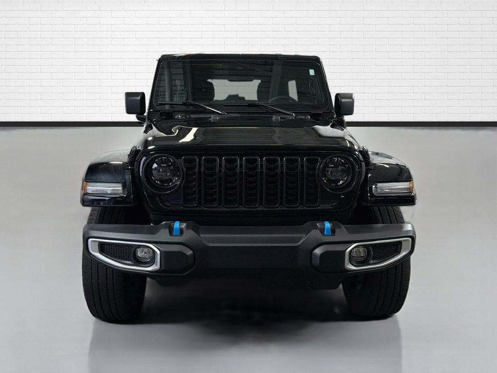 Used 2024 Jeep Wrangler Unlimited Sahara AWD/4WD image 2