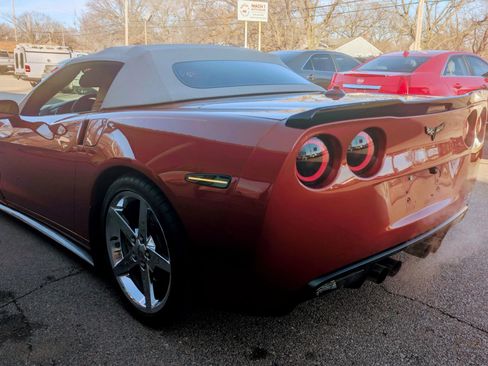Used 2005 Chevrolet Corvette Convertible w/ Preferred Equipment Group image 13