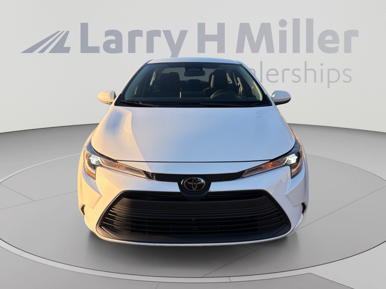 Used 2025 Toyota Corolla LE FWD image 8