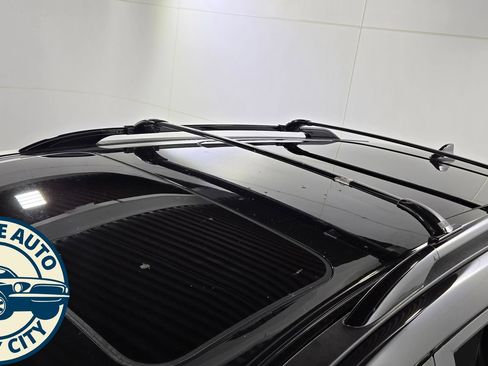 Used 2019 Nissan Pathfinder SL AWD/4WD image 10