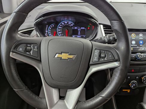Used 2019 Chevrolet Trax LT w/ LT Convenience Package AWD/4WD image 15