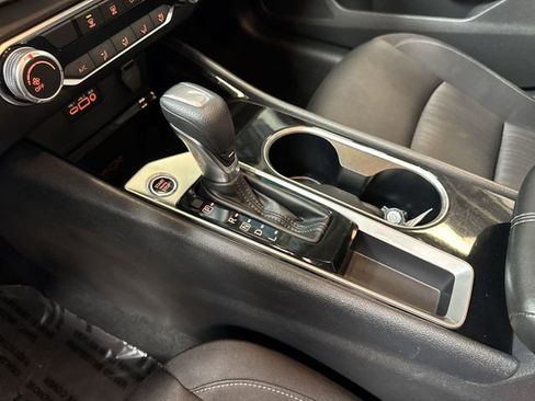 Used 2024 Nissan Altima 2.5 SV image 19