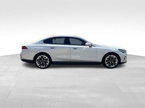 Used 2024 BMW i5 eDrive40i w/ Premium Package RWD image 10