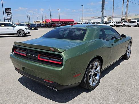 Used 2022 Dodge Challenger R/T RWD image 5
