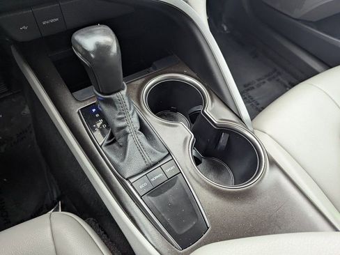 Used 2023 Toyota Camry SE image 19