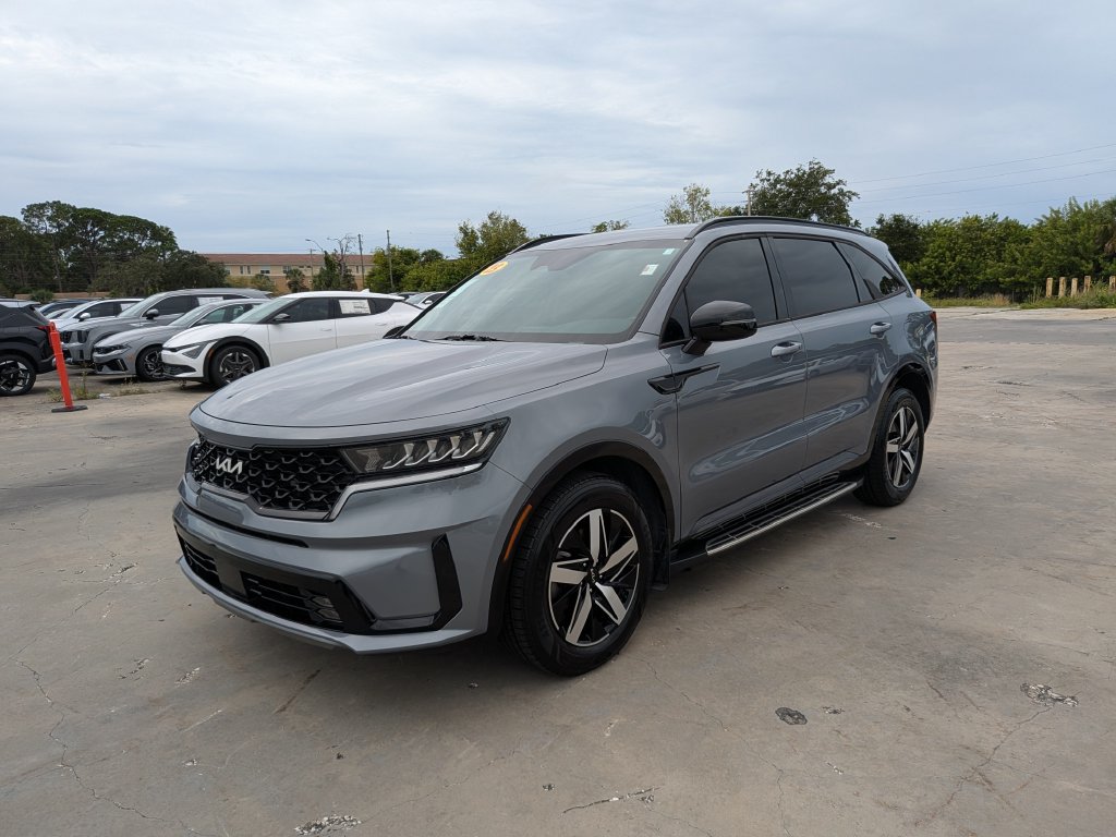 Certified 2023 Kia Sorento EX FWD image 4