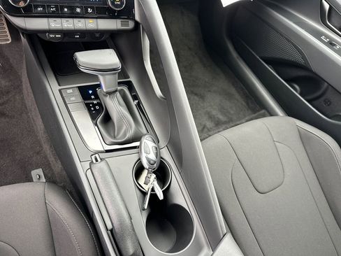 New 2025 Hyundai Elantra Sport image 33