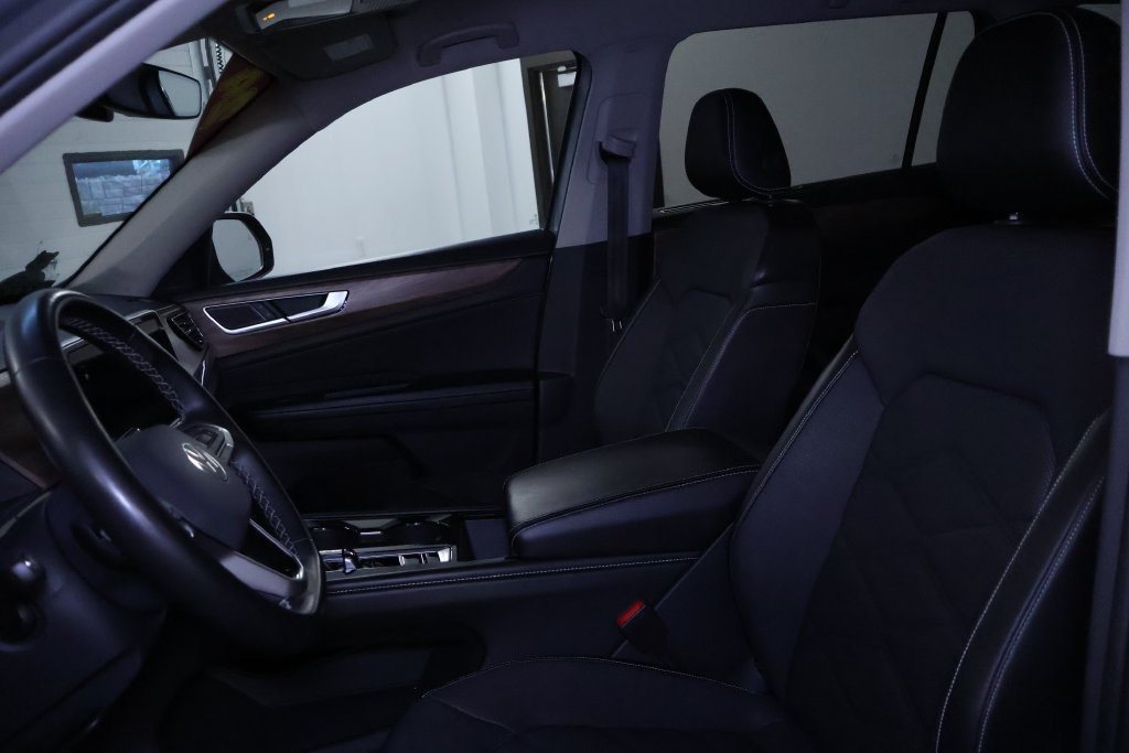Used 2024 Volkswagen Atlas SE AWD/4WD image 13