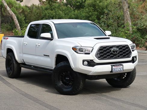 Used 2020 Toyota Tacoma TRD Sport w/ Technology Package AWD/4WD image 6