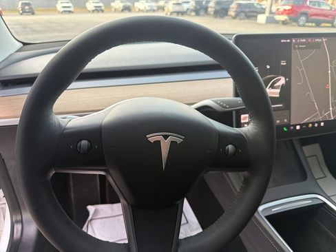 Used 2021 Tesla Model 3 Performance image 12