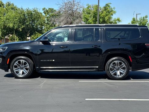 Used 2023 Jeep Wagoneer L Series II RWD image 14