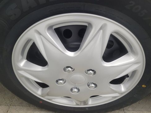 Used 2023 Nissan Kicks S FWD image 31