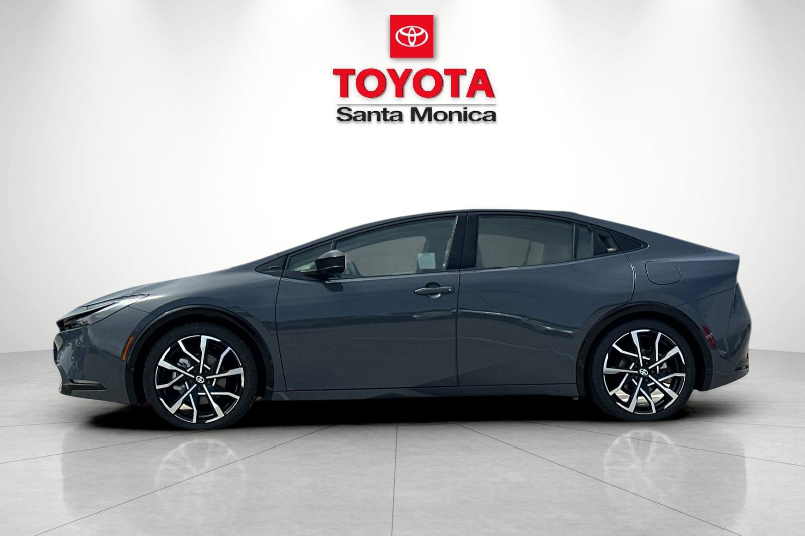 New 2027 Toyota Prius Plug-In Hybrid FWD image 8