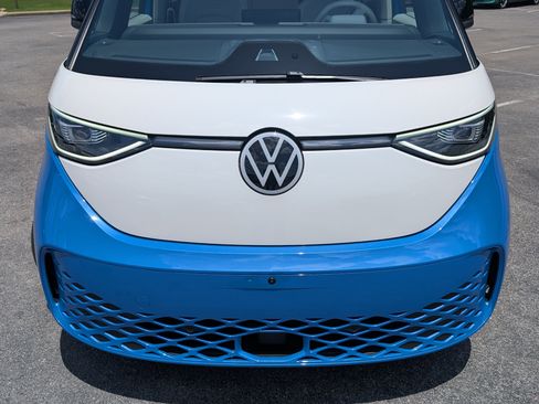 Used 2025 Volkswagen ID. Buzz 1st Edition RWD image 12