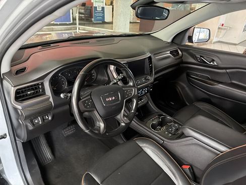 Used 2020 GMC Acadia SLT AWD/4WD image 11