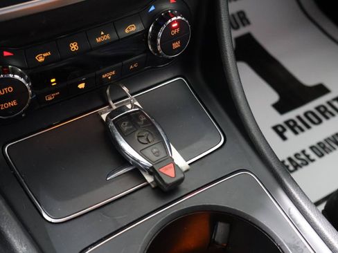 Used 2018 Mercedes-Benz GLA 250 image 30
