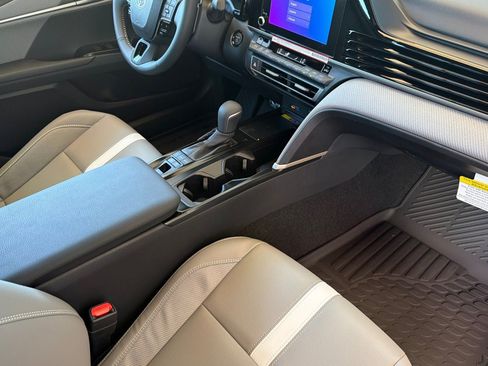 New 2026 Toyota Camry SE w/ Convenience Package FWD image 18